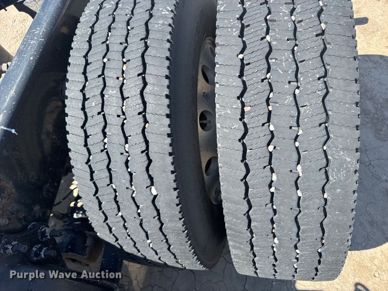 image for item ER2405 2016 Freightliner Cascadia glider kit semi truck