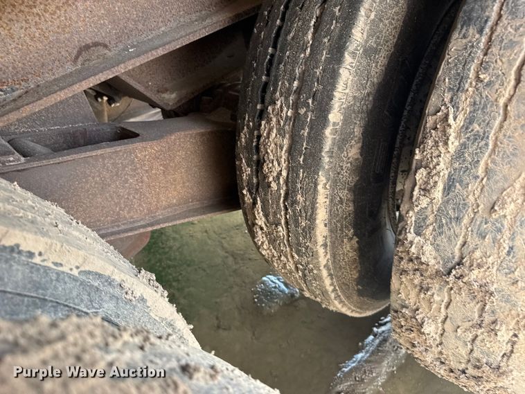 image for item ER2461 1980 Atoka 43D0L drop deck oilfield trailer