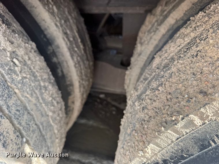 image for item ER2461 1980 Atoka 43D0L drop deck oilfield trailer