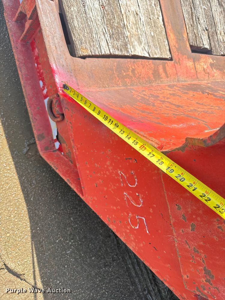 image for item ER2461 1980 Atoka 43D0L drop deck oilfield trailer