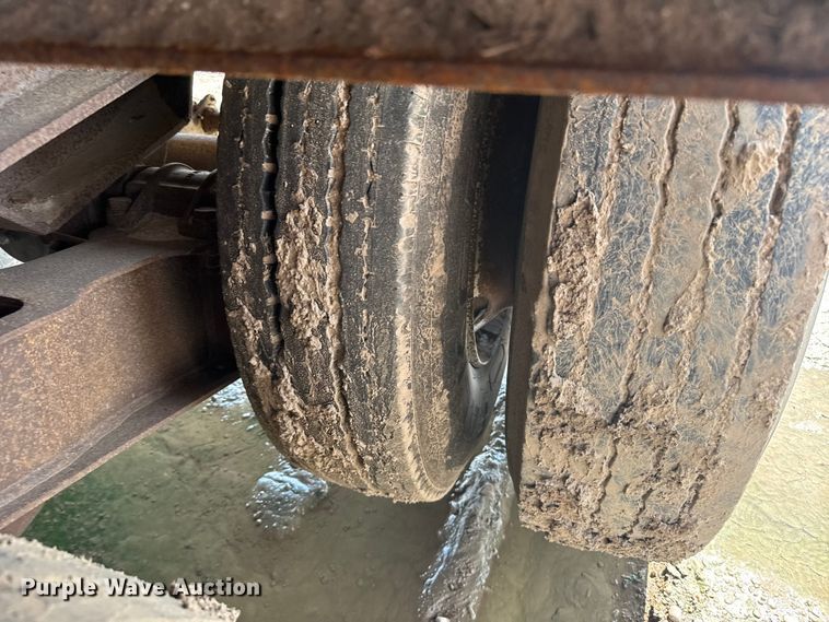 image for item ER2461 1980 Atoka 43D0L drop deck oilfield trailer