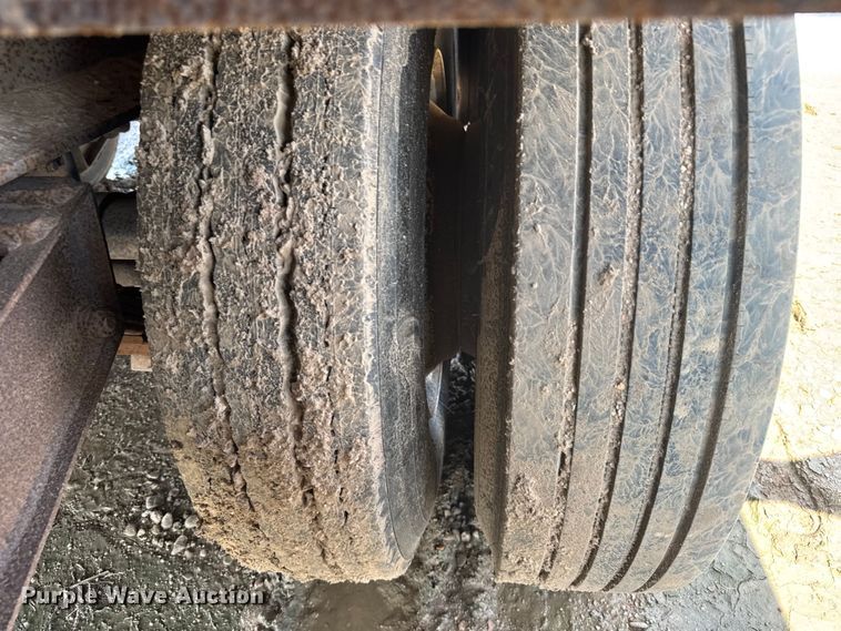 image for item ER2461 1980 Atoka 43D0L drop deck oilfield trailer