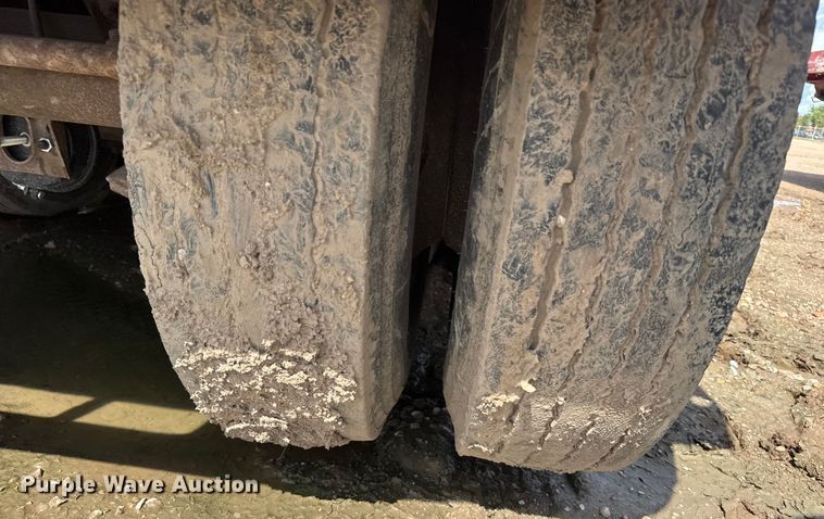 image for item ER2461 1980 Atoka 43D0L drop deck oilfield trailer