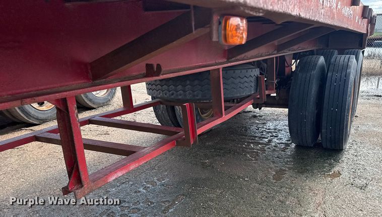 image for item ER2462 1980 Load oilfield trailer