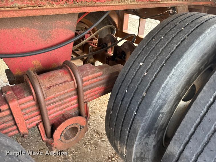 image for item ER2462 1980 Load oilfield trailer