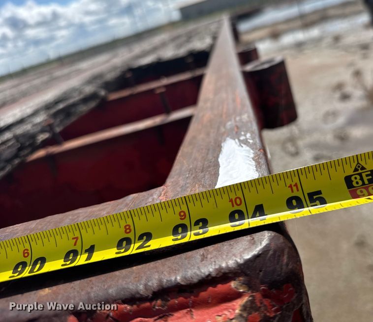 image for item ER2462 1980 Load oilfield trailer