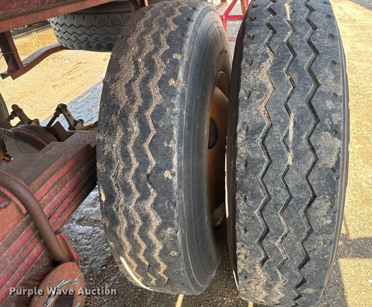 image for item ER2462 1980 Load oilfield trailer