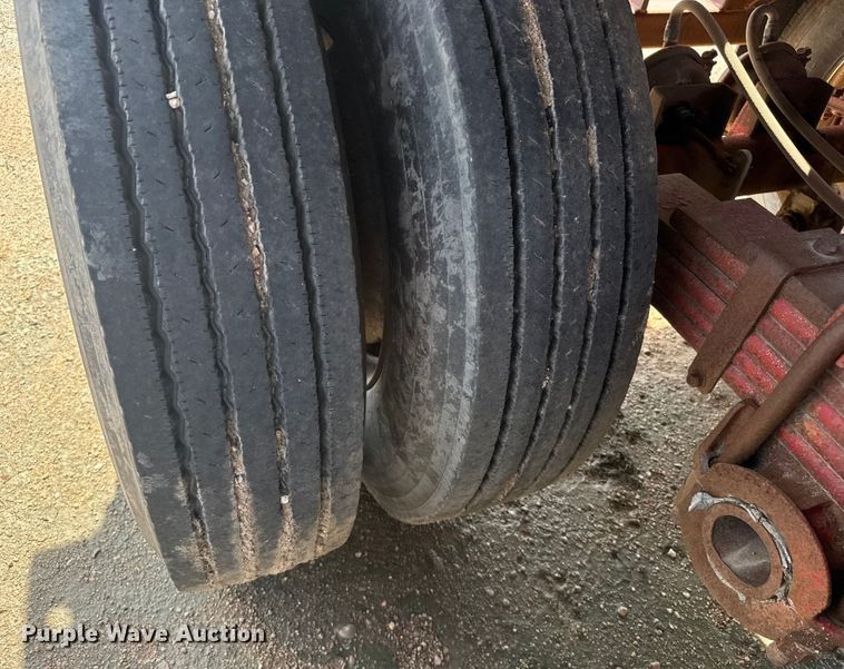 image for item ER2462 1980 Load oilfield trailer