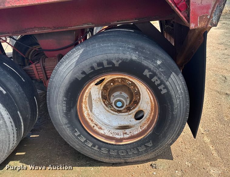 image for item ER2462 1980 Load oilfield trailer