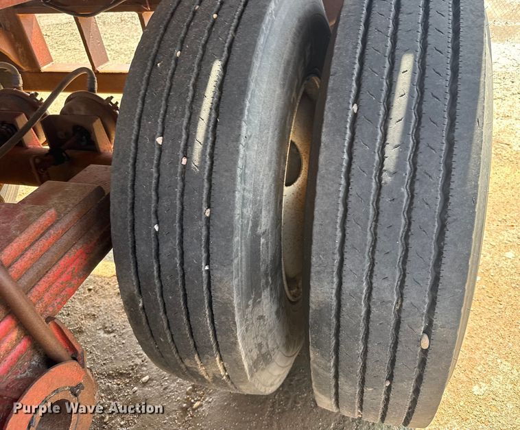 image for item ER2462 1980 Load oilfield trailer