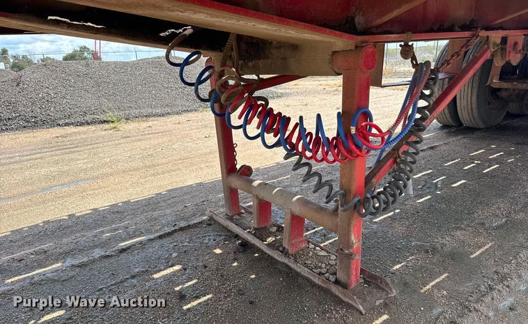 image for item ER2463 1982 Atoka 330FF oilfield trailer