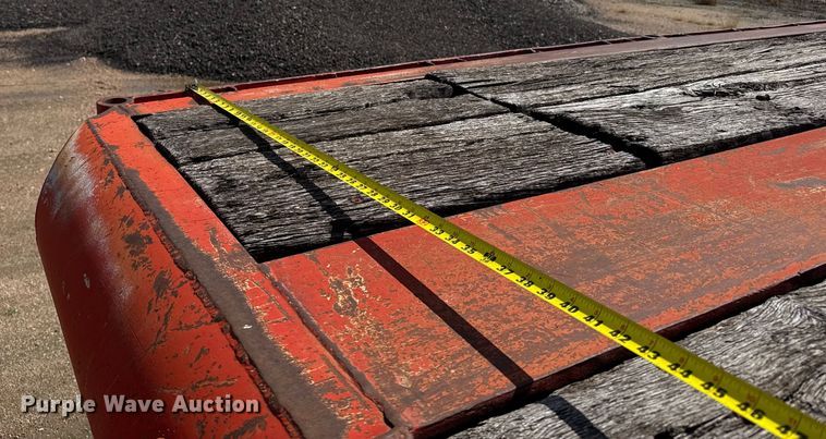 image for item ER2463 1982 Atoka 330FF oilfield trailer