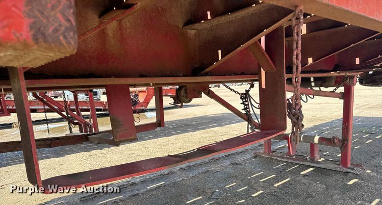 image for item ER2463 1982 Atoka 330FF oilfield trailer