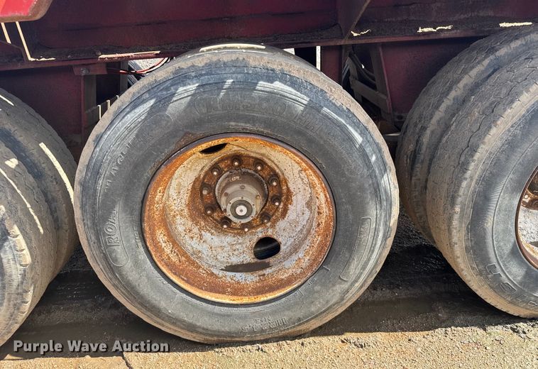 image for item ER2463 1982 Atoka 330FF oilfield trailer