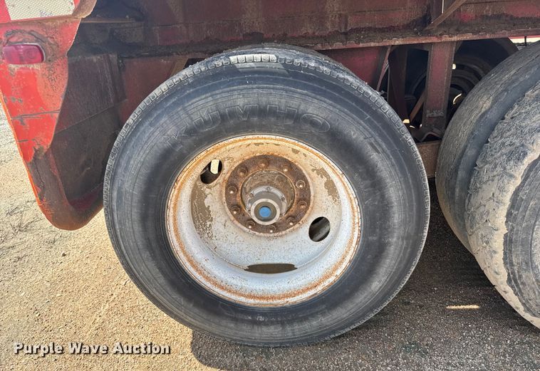 image for item ER2463 1982 Atoka 330FF oilfield trailer