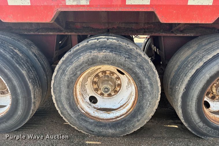 image for item ER2463 1982 Atoka 330FF oilfield trailer