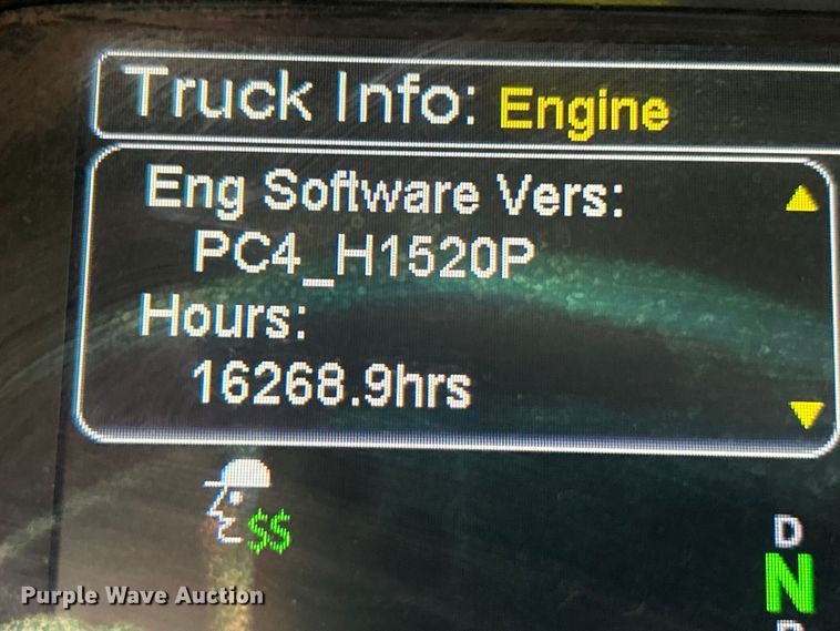 image for item ET3178 2020 Peterbilt 579 semi truck