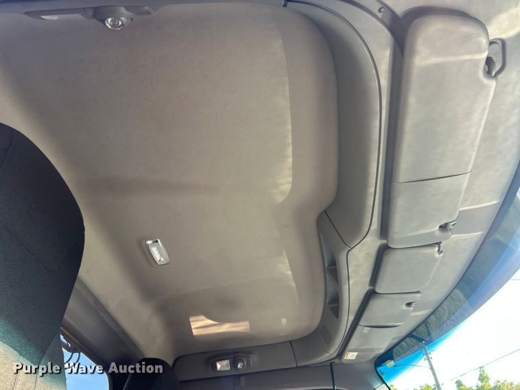 image for item ET3178 2020 Peterbilt 579 semi truck