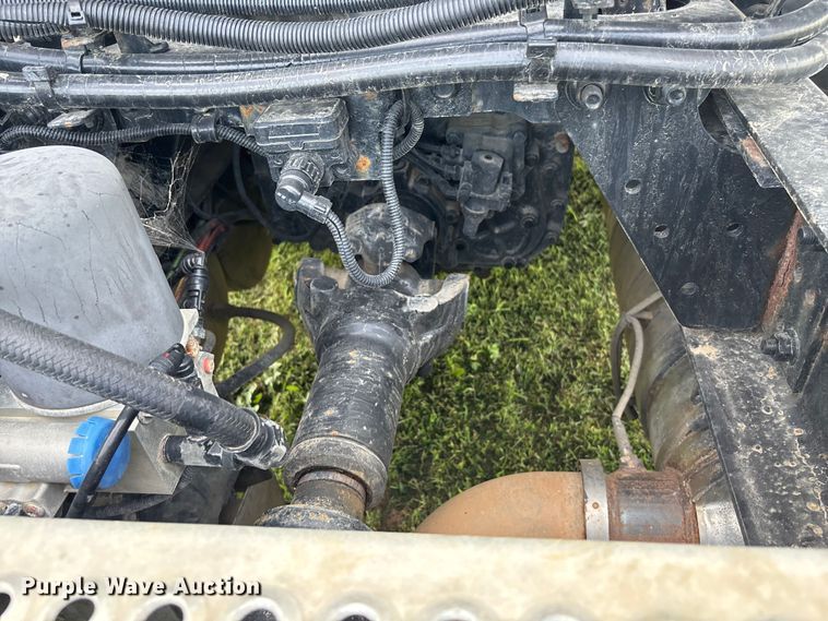 image for item ET4607 2016 International Prostar semi truck