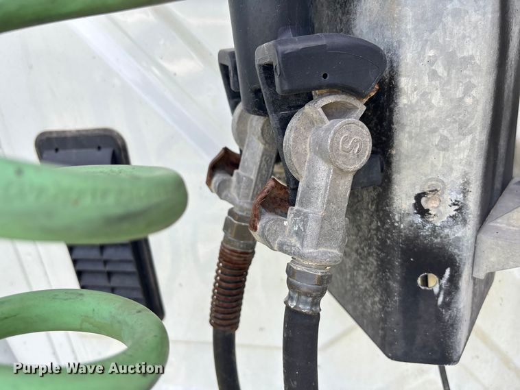 image for item ET4607 2016 International Prostar semi truck