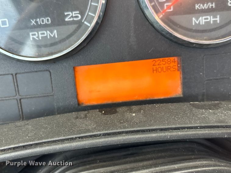 image for item ET4607 2016 International Prostar semi truck