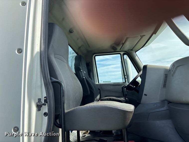 image for item ET4607 2016 International Prostar semi truck