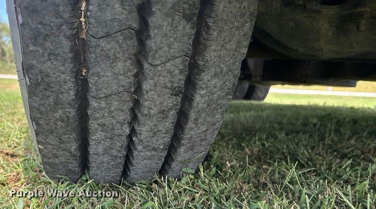 image for item ET4607 2016 International Prostar semi truck