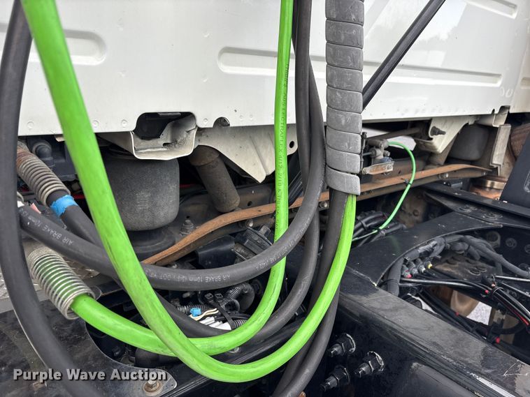 image for item ET7066 2020 Volvo VN semi truck