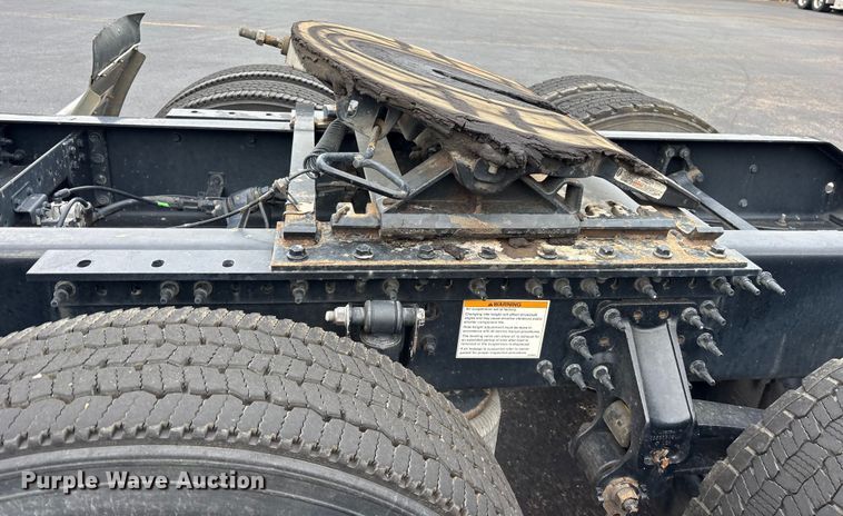 image for item ET7066 2020 Volvo VN semi truck