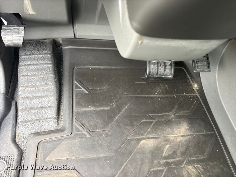 image for item ET7066 2020 Volvo VN semi truck