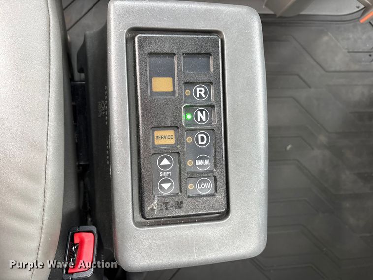 image for item ET7066 2020 Volvo VN semi truck