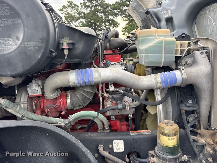 image for item ET7066 2020 Volvo VN semi truck