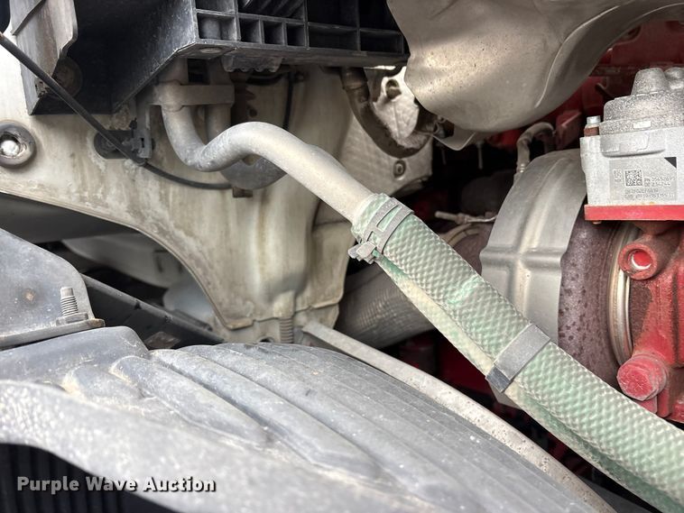 image for item ET7066 2020 Volvo VN semi truck