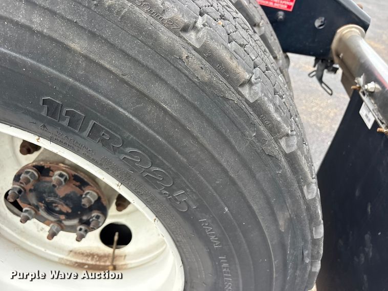 image for item ET7066 2020 Volvo VN semi truck