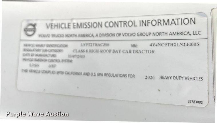 image for item ET7066 2020 Volvo VN semi truck