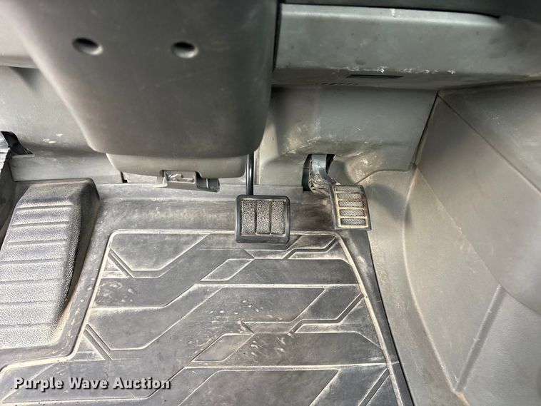 image for item ET7067 2020 Volvo Truck VN semi truck