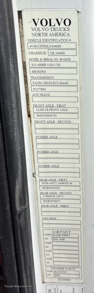 image for item ET7067 2020 Volvo Truck VN semi truck