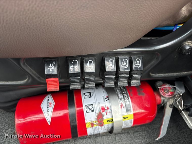 image for item ET7068 2018 Volvo VN semi truck