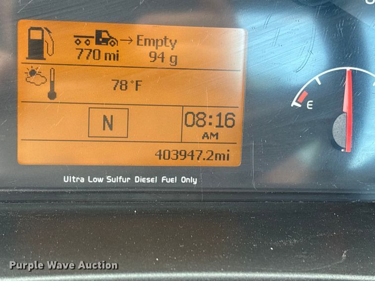 image for item ET7068 2018 Volvo VN semi truck