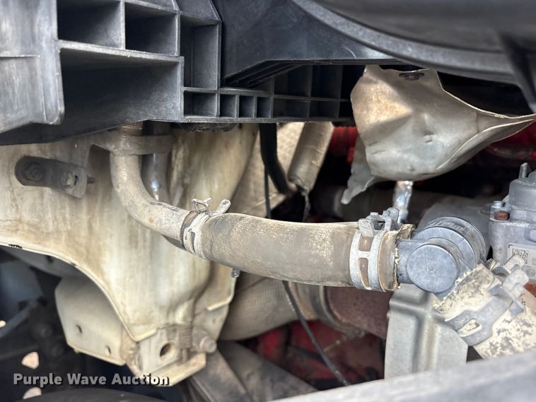 image for item ET7068 2018 Volvo VN semi truck