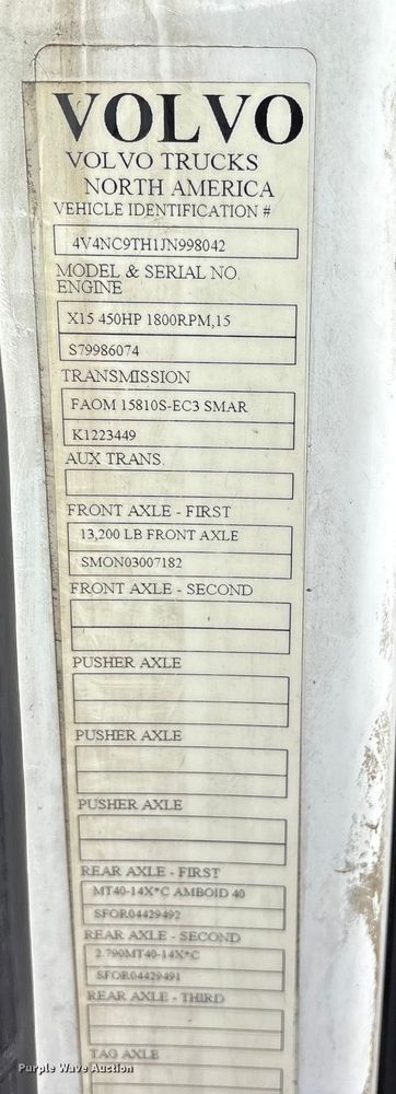 image for item ET7068 2018 Volvo VN semi truck