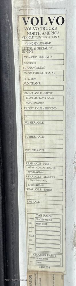 image for item ET7068 2018 Volvo VN semi truck