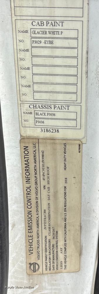 image for item ET7068 2018 Volvo VN semi truck