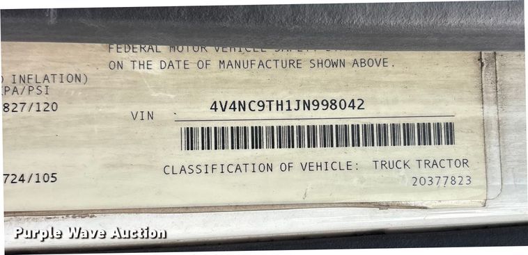 image for item ET7068 2018 Volvo VN semi truck