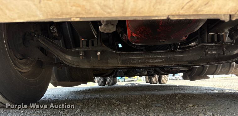 image for item ET7072 2019 Kenworth T680 semi truck