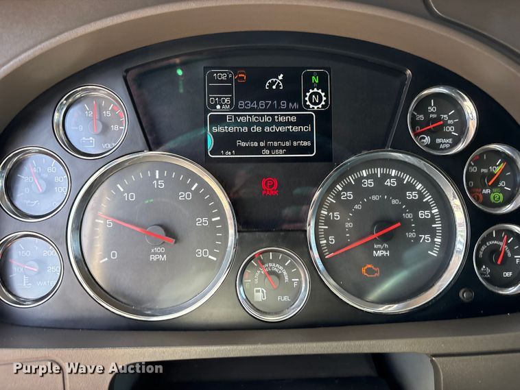 image for item ET7072 2019 Kenworth T680 semi truck