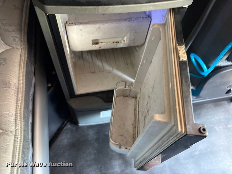 image for item ET7072 2019 Kenworth T680 semi truck