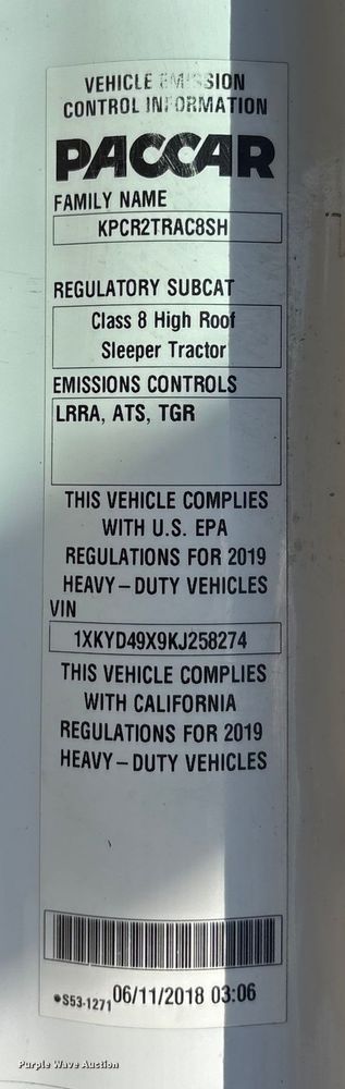 image for item ET7072 2019 Kenworth T680 semi truck
