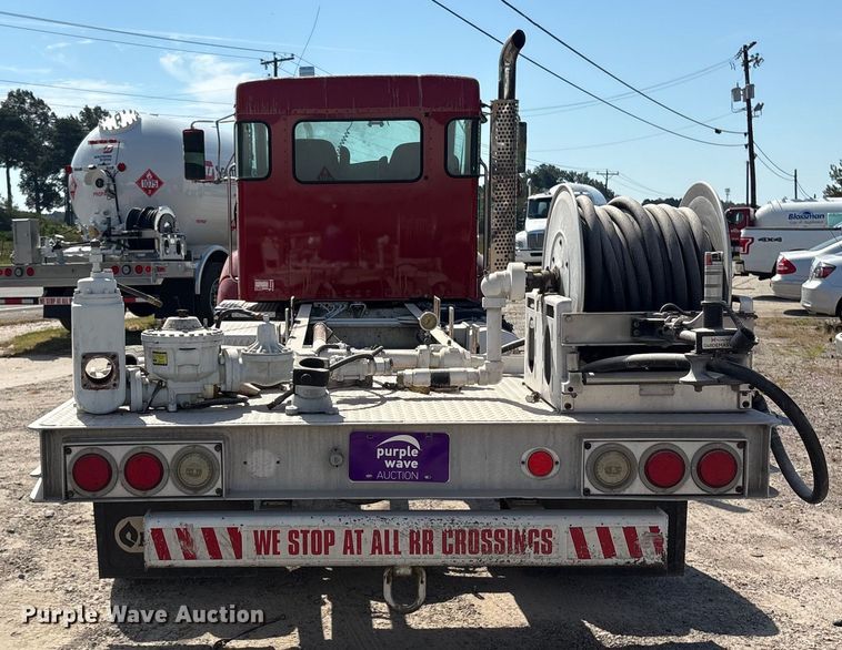 image for item ET8535 2015 Kenworth T370 truck cab and chassis