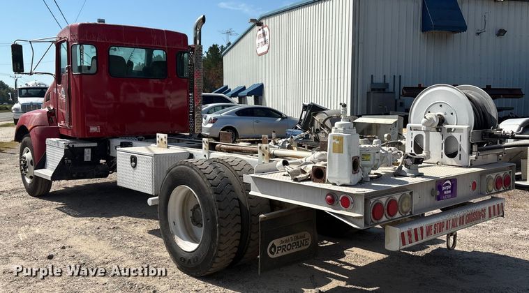 image for item ET8535 2015 Kenworth T370 truck cab and chassis